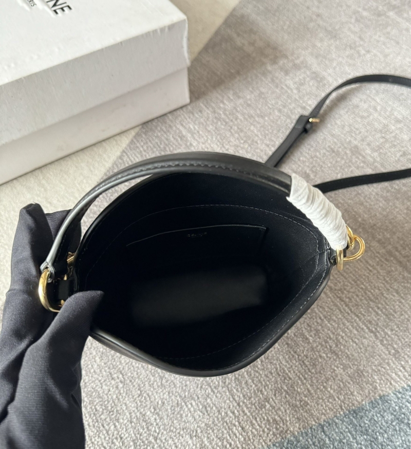 Ce1i*e bucket bags